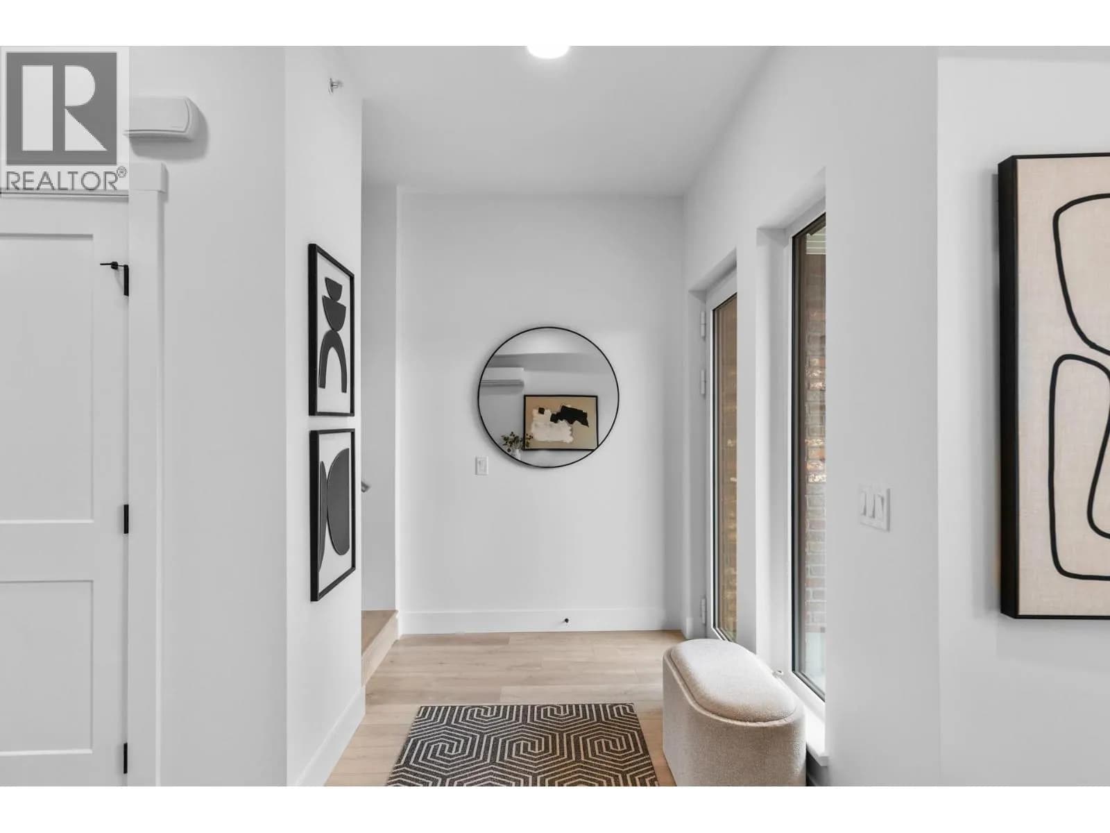 #102 620 Coronation Avenue, Kelowna, BC photo 5