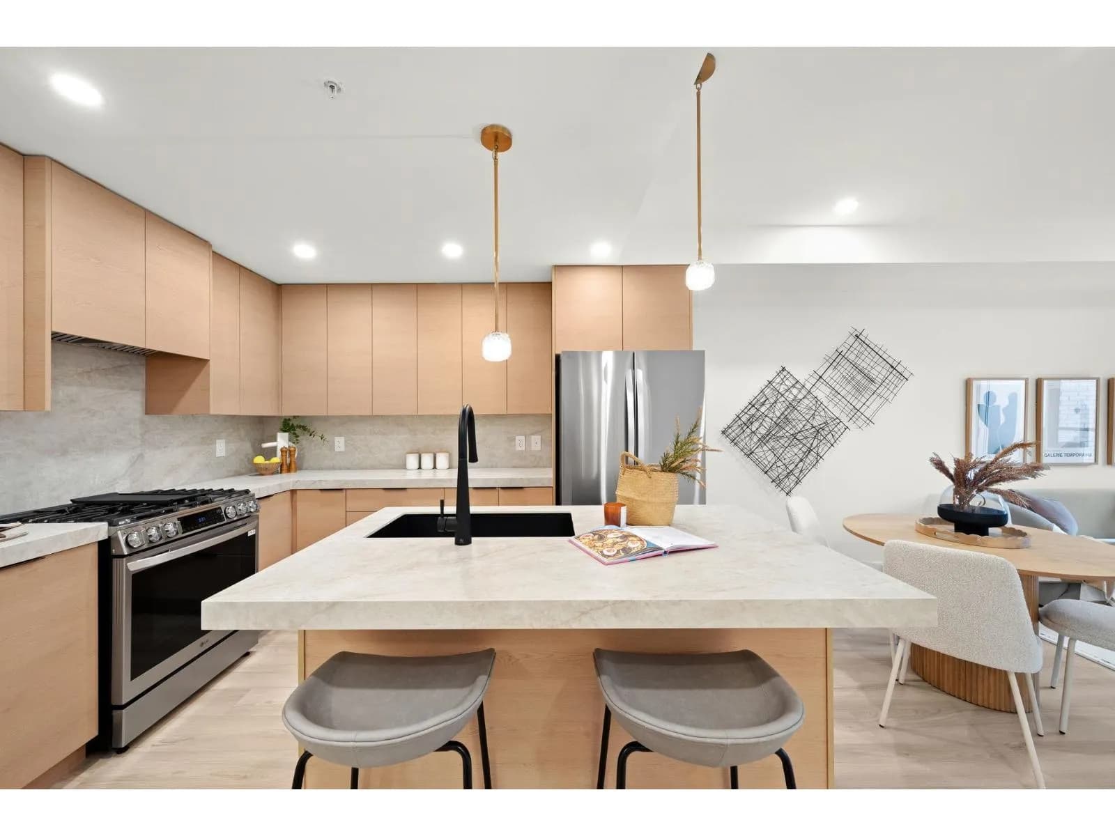 15353 17 AVENUE, Surrey