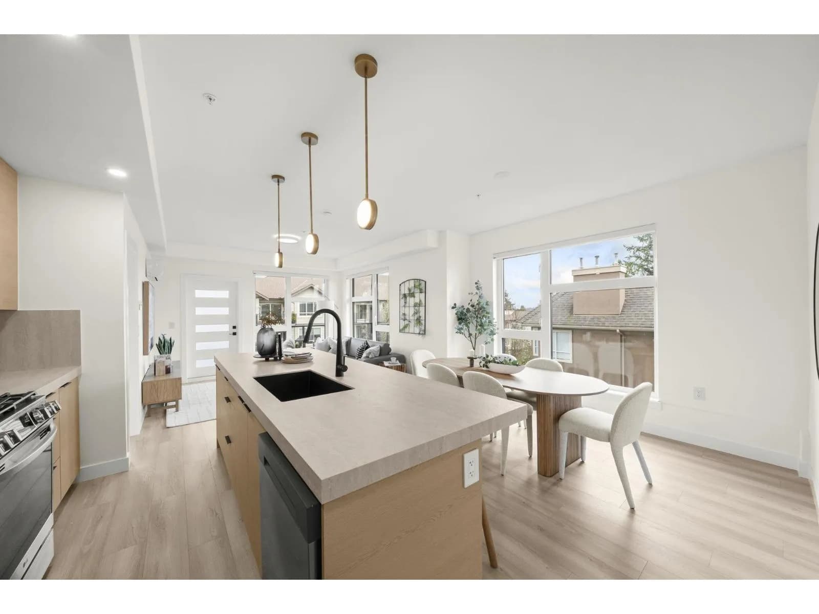 15353 17 AVENUE, Surrey
