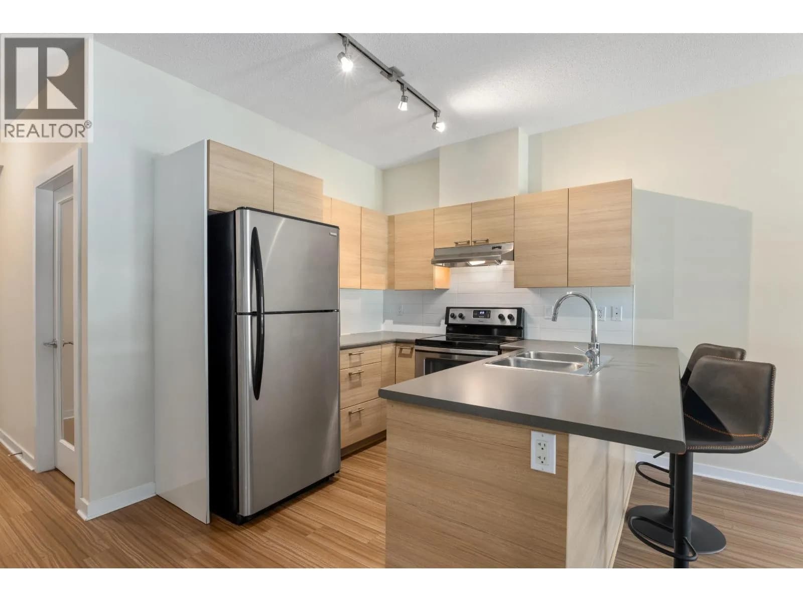 #202 7445 FRONTIER STREET, Pemberton, BC photo 5