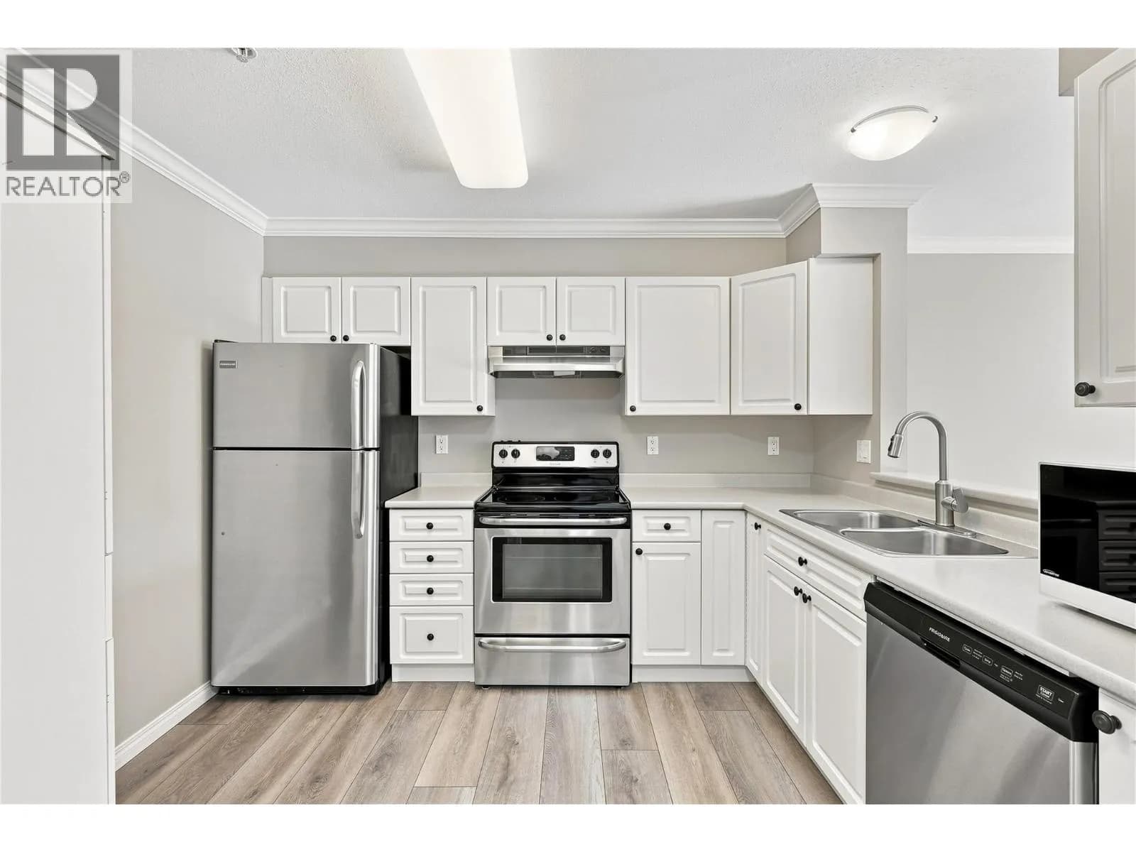 #214 1120 Hugh Allan Drive, Kamloops, BC photo 4