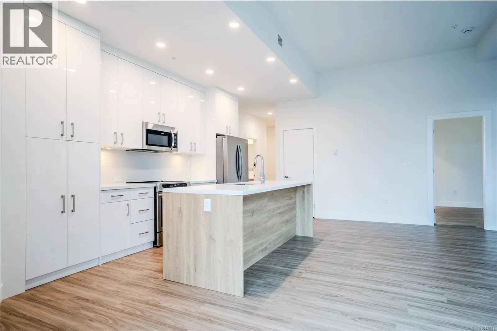 #104 6320 Sentinal Dr, Nanaimo, BC photo 3