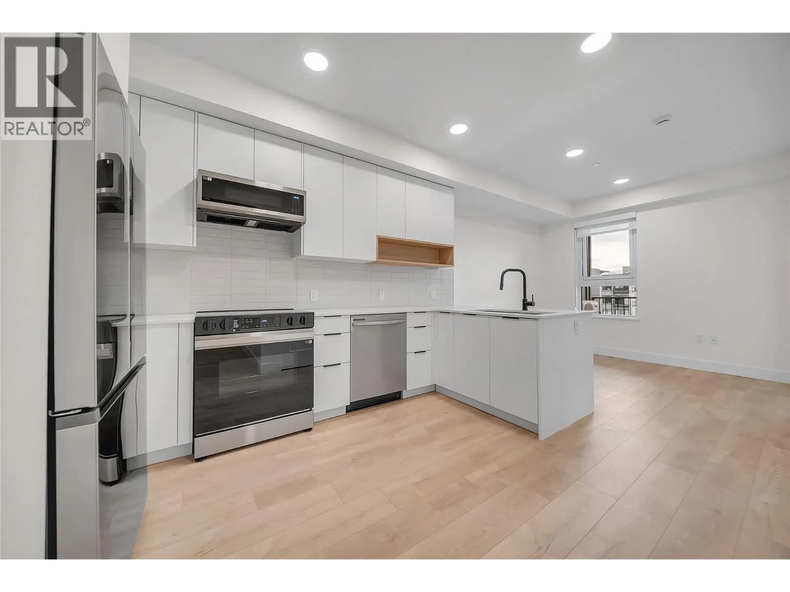 620 Coronation Avenue, Kelowna