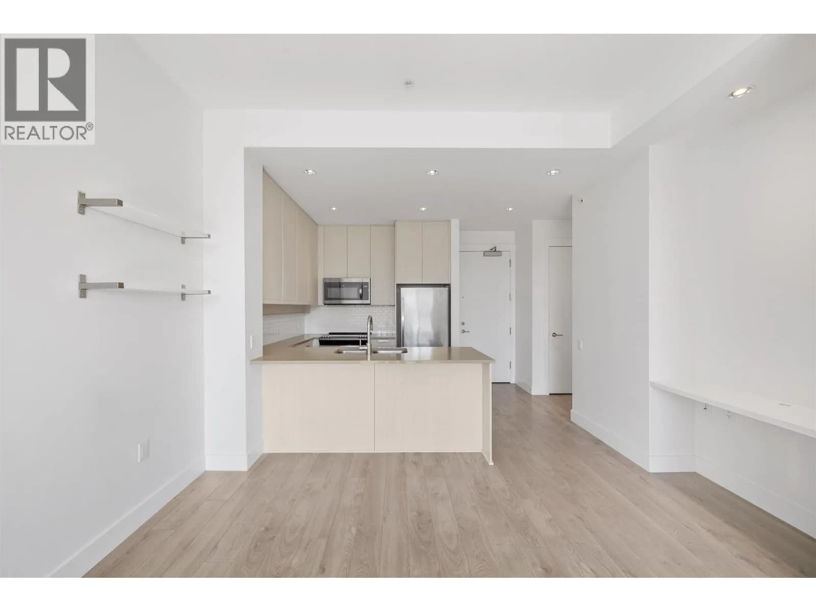 #305 2393 RANGER LANE, Port Coquitlam, BC photo 5