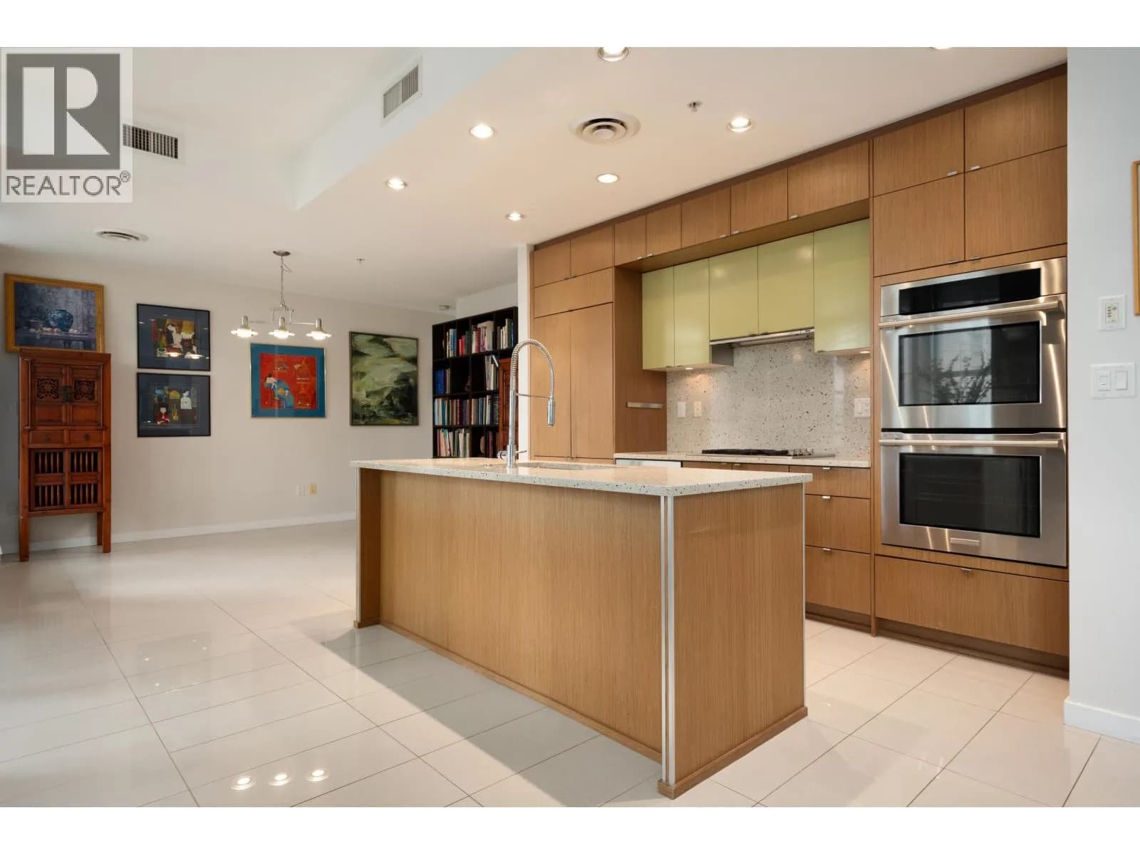 1205 HOWE STREET, Vancouver