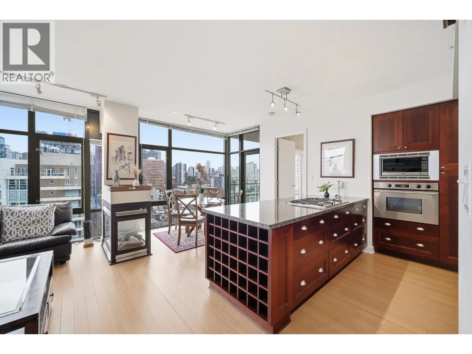 #1602 1863 ALBERNI STREET, Vancouver, BC photo 2