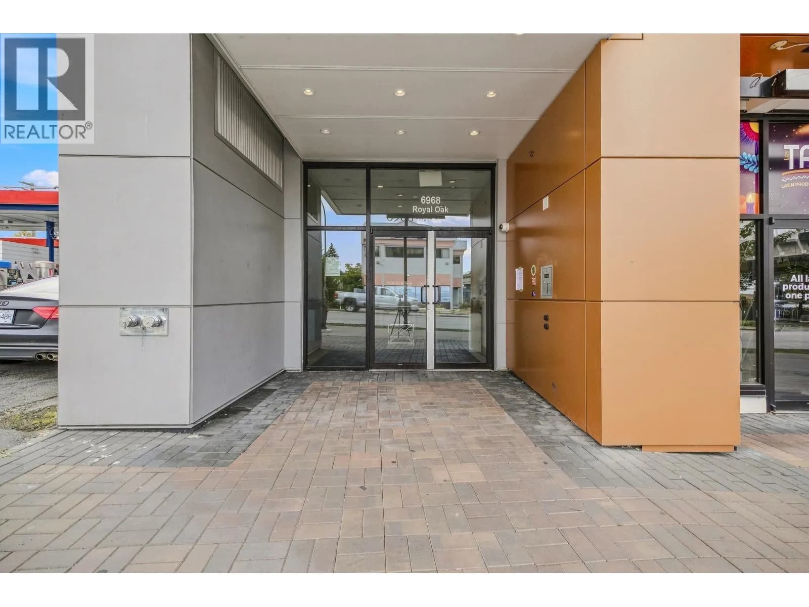 Saavin, 6968 Royal Oak Avenue, Burnaby