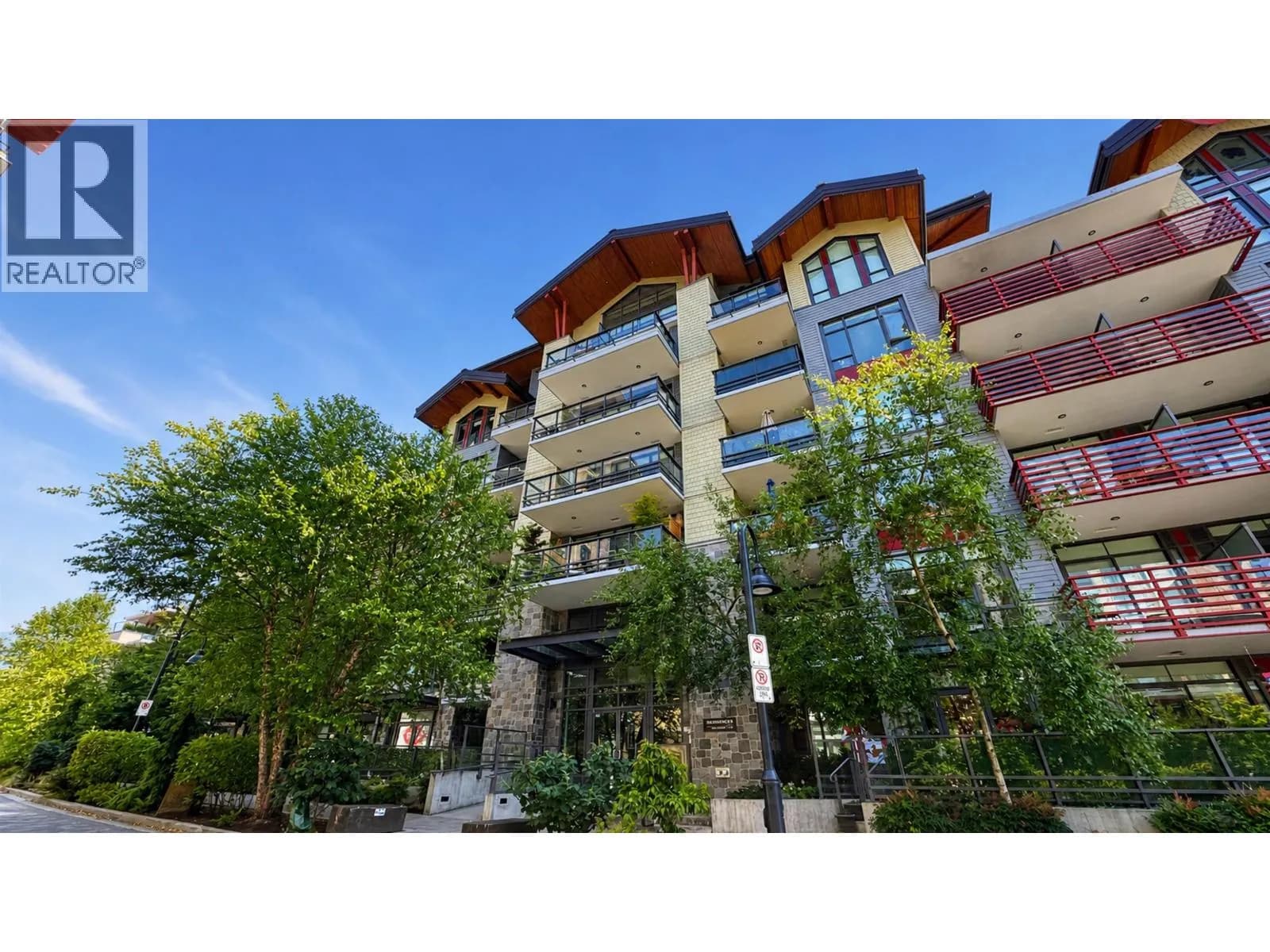 2738 LIBRARY LANE, North Vancouver