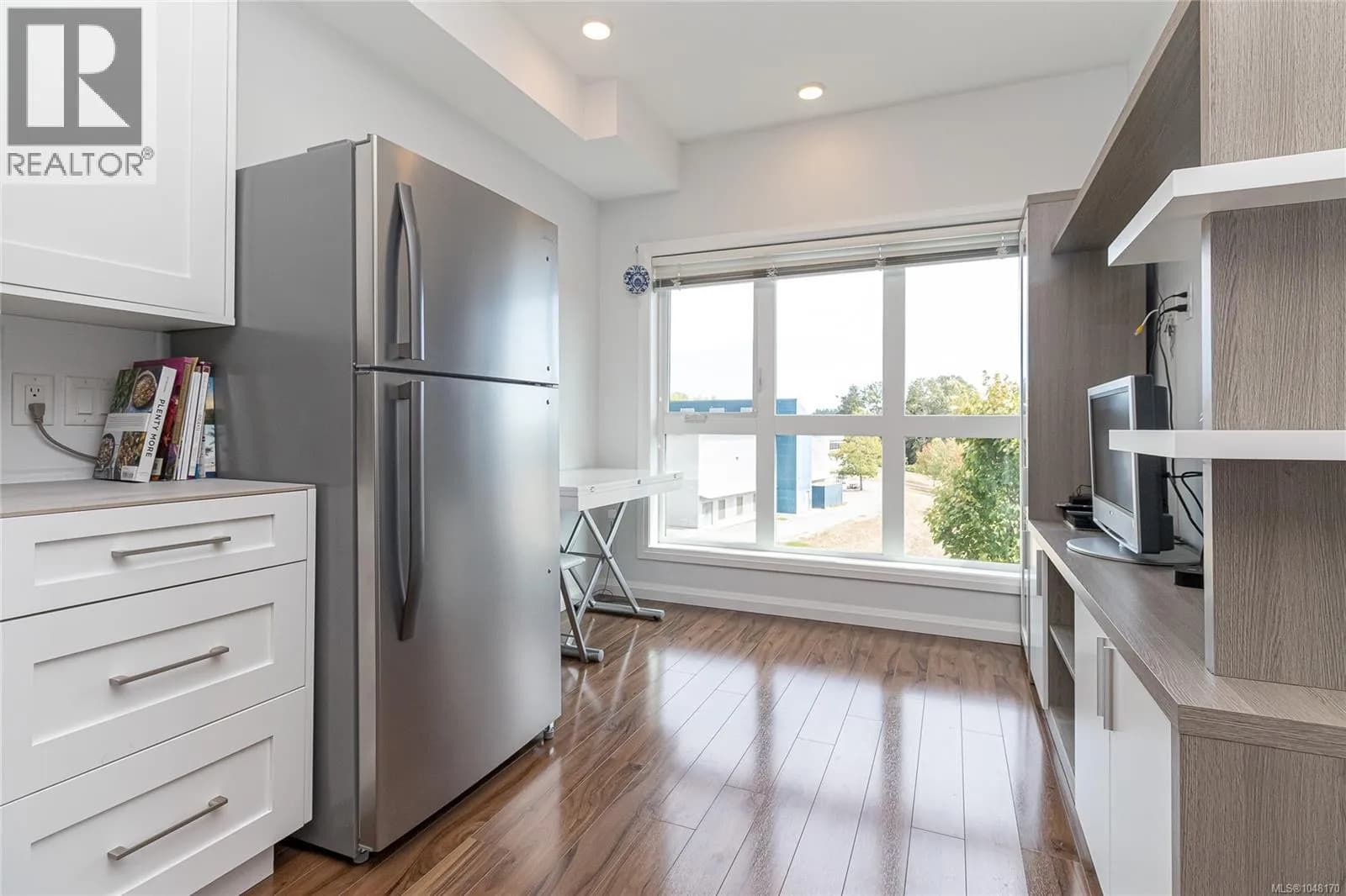 #304 745 Travino Lane, Saanich, BC photo 4
