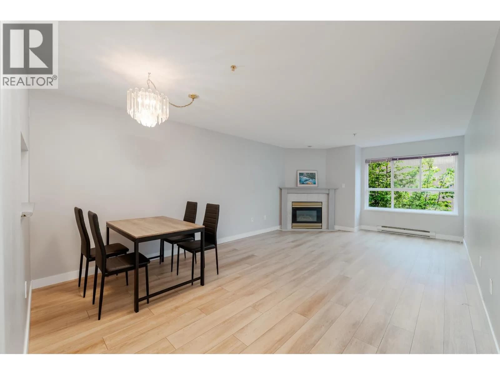 #402 624 AGNES STREET, New Westminster, BC photo 3