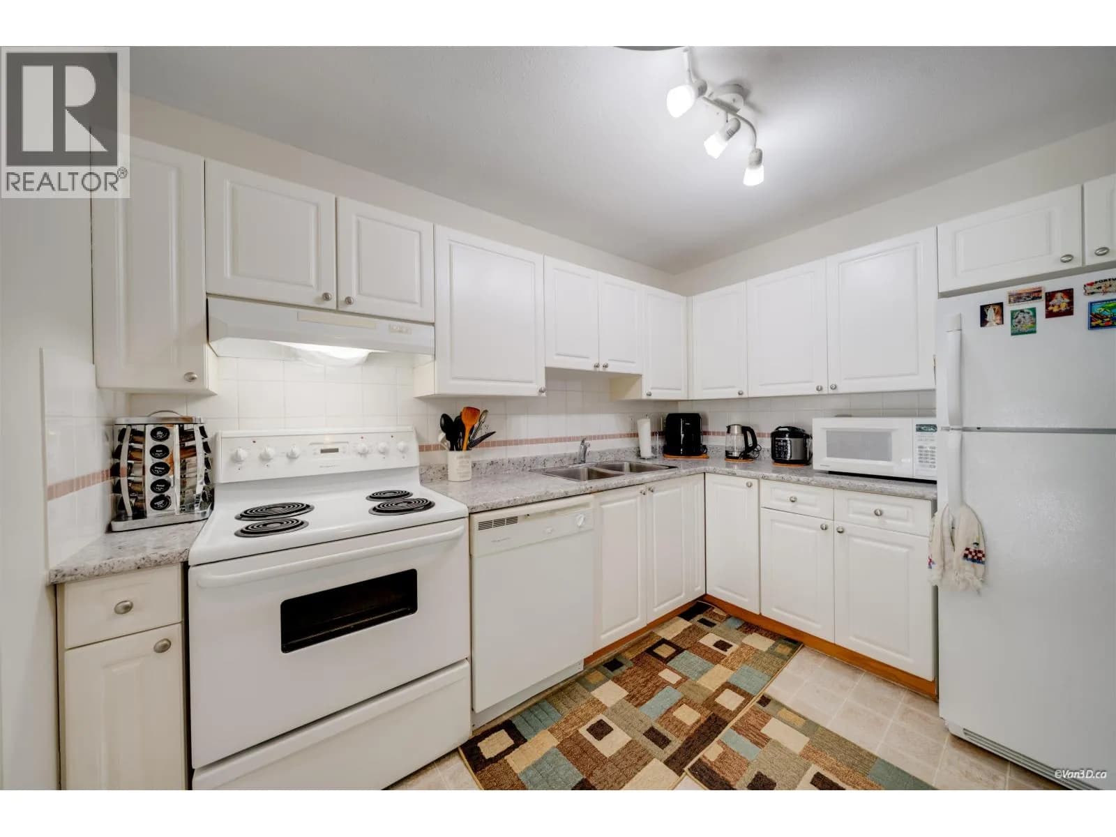 #817 1310 CARIBOO STREET, New Westminster, BC photo 5