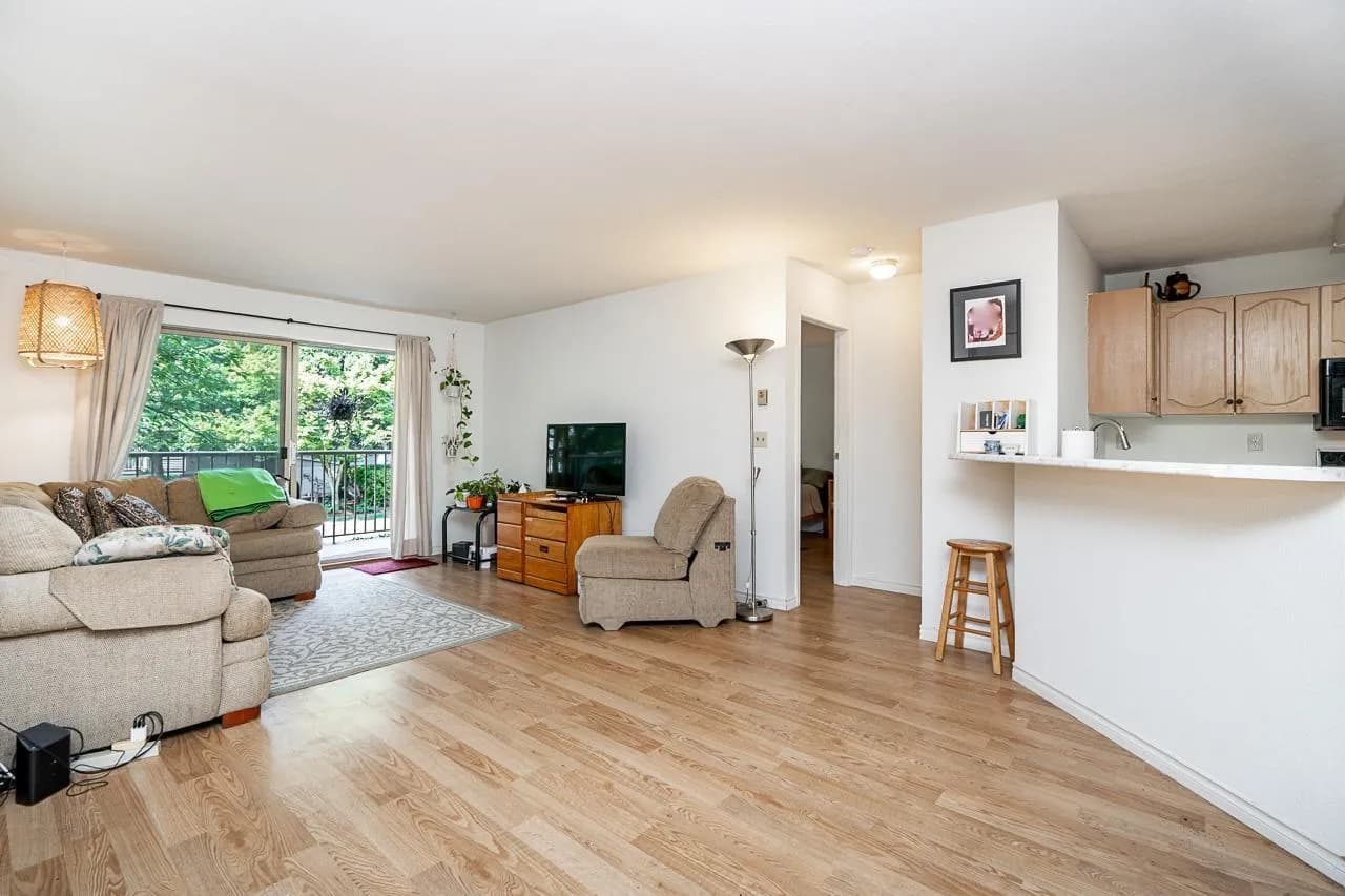 #105 10743 139 STREET, Surrey, BC photo 4