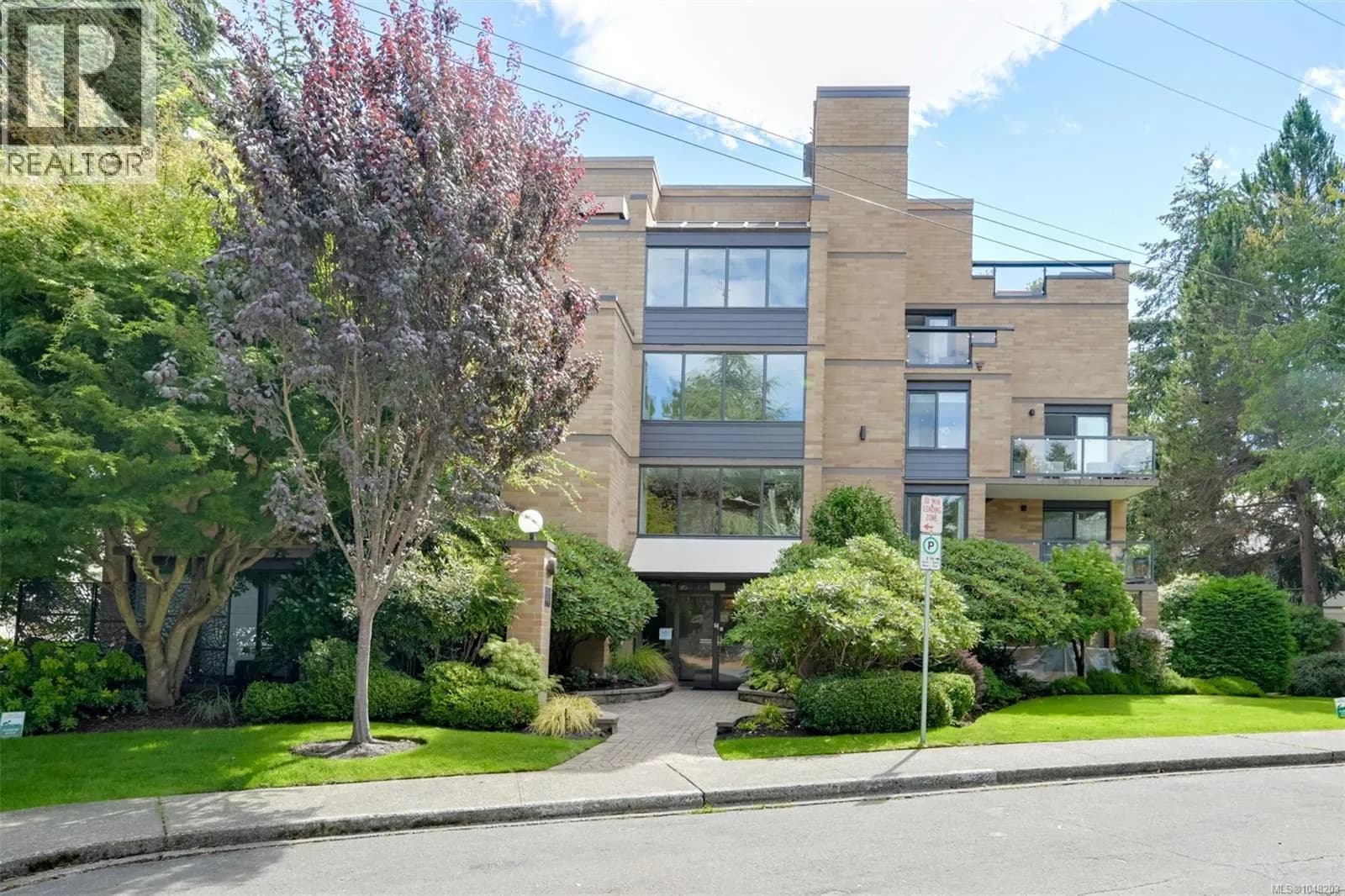 1280 Newport Ave, Oak Bay