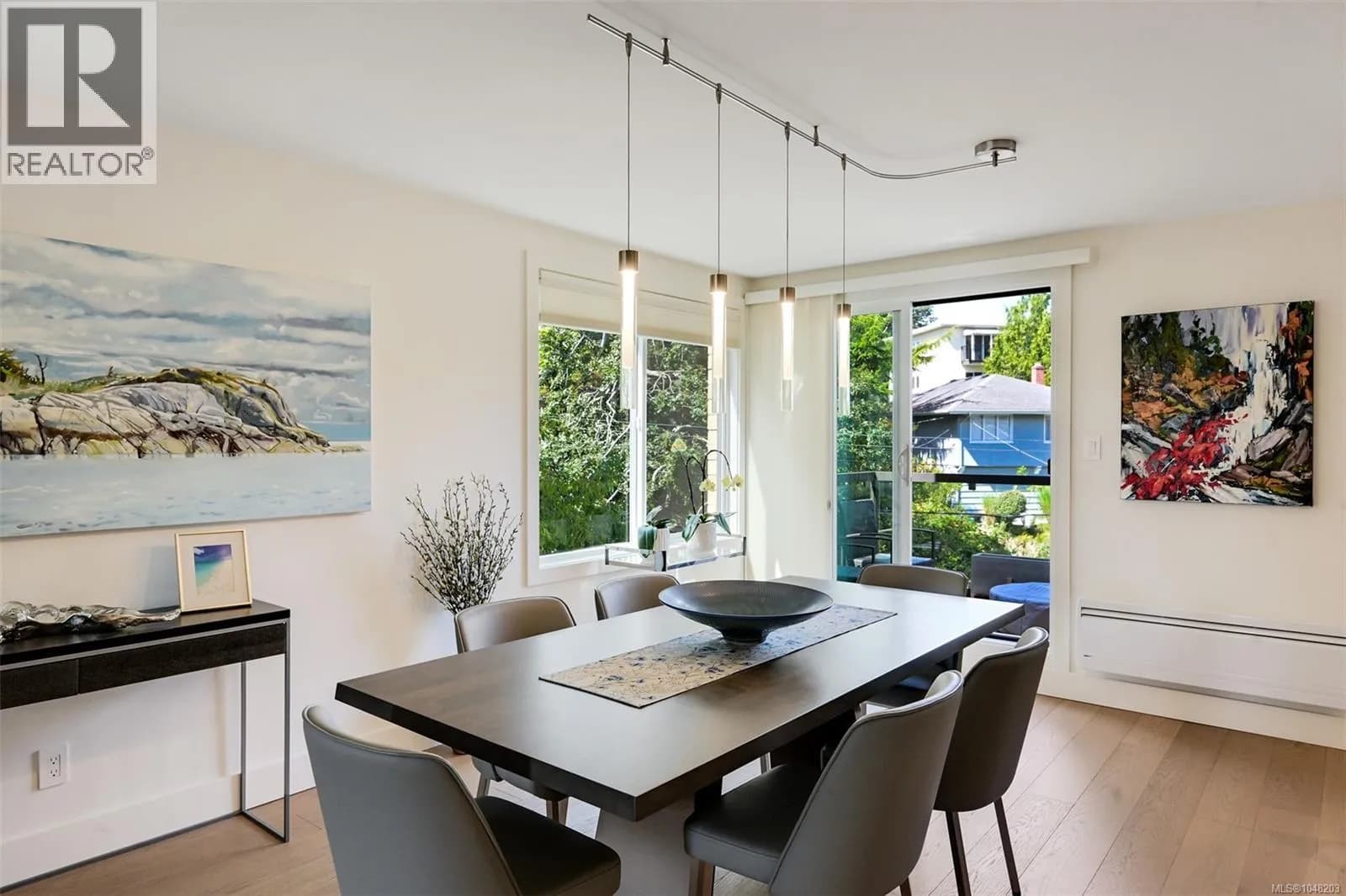 #302 1280 Newport Ave, Oak Bay, BC photo 4