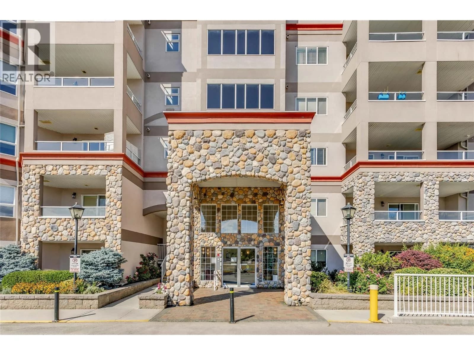 #705 1967 Underhill Street, Kelowna, BC photo 2