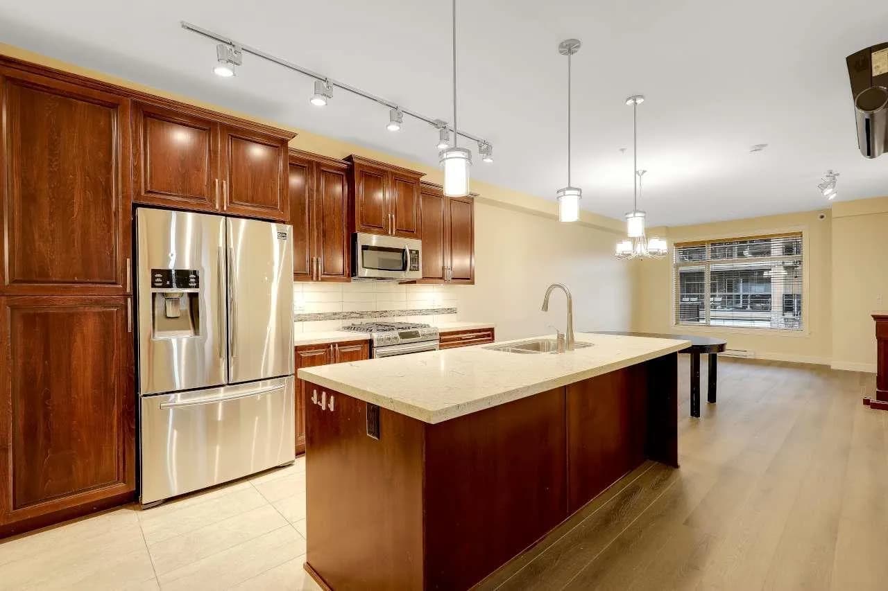 #A303 20716 WILLOUGHBY TOWN CENTRE DRIVE, Langley, BC photo 2