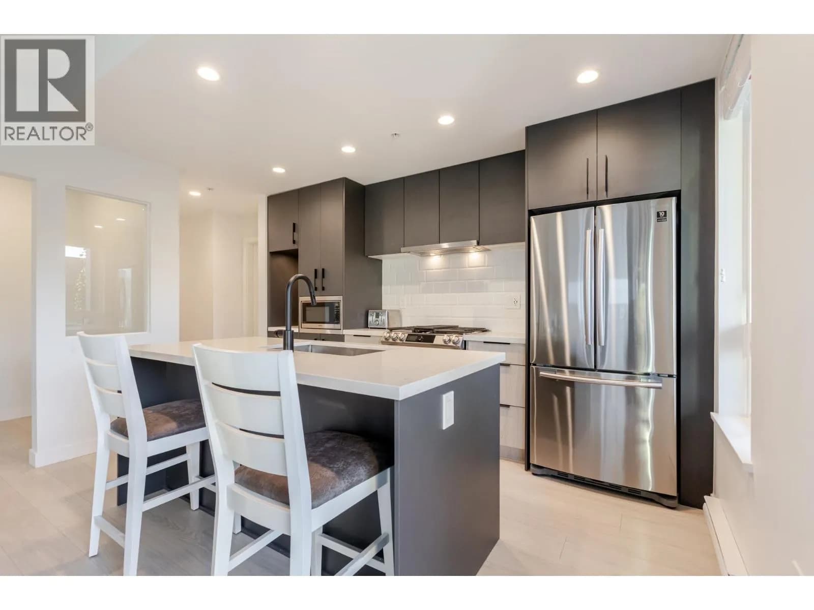 #306 3018 ST. GEORGE STREET, Port Moody, BC photo 5