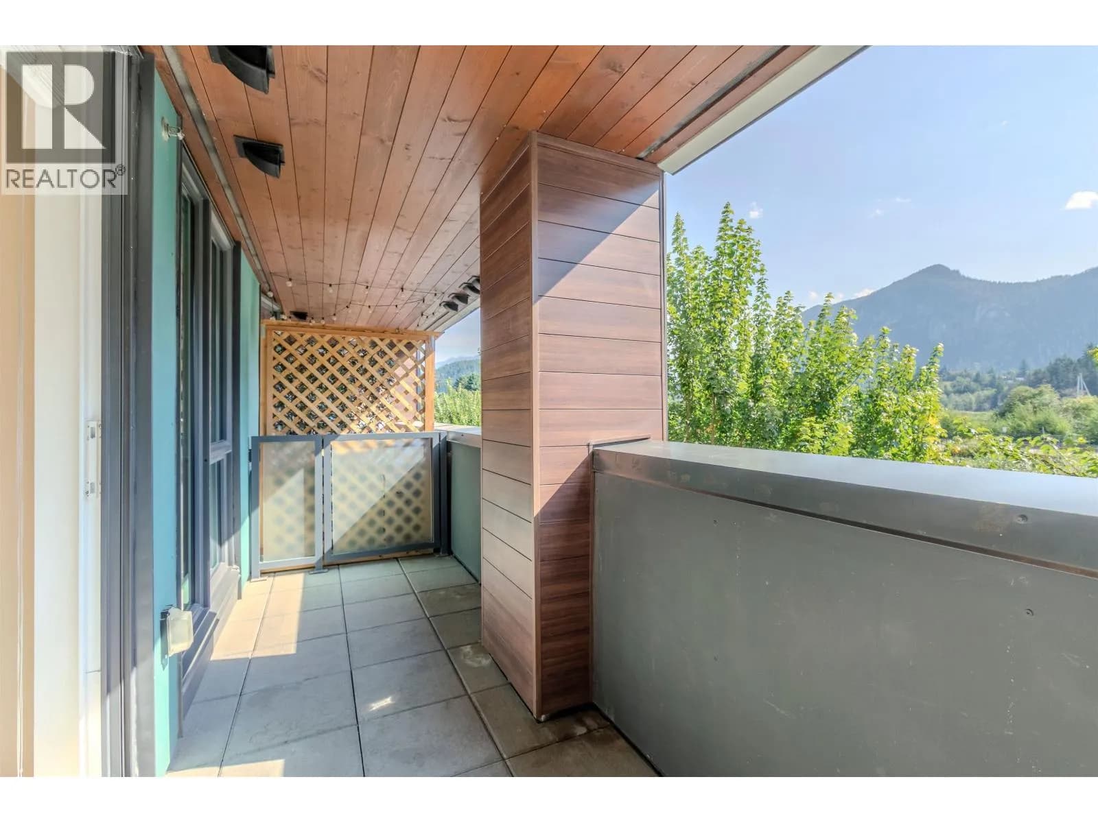 #203 37881 CLEVELAND AVENUE, Squamish, BC photo 5