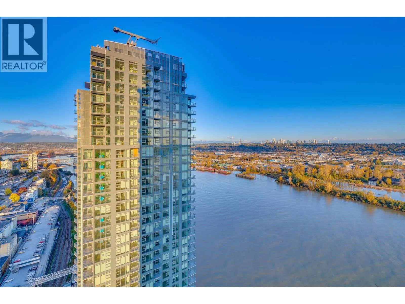 680 QUAYSIDE DRIVE, New Westminster