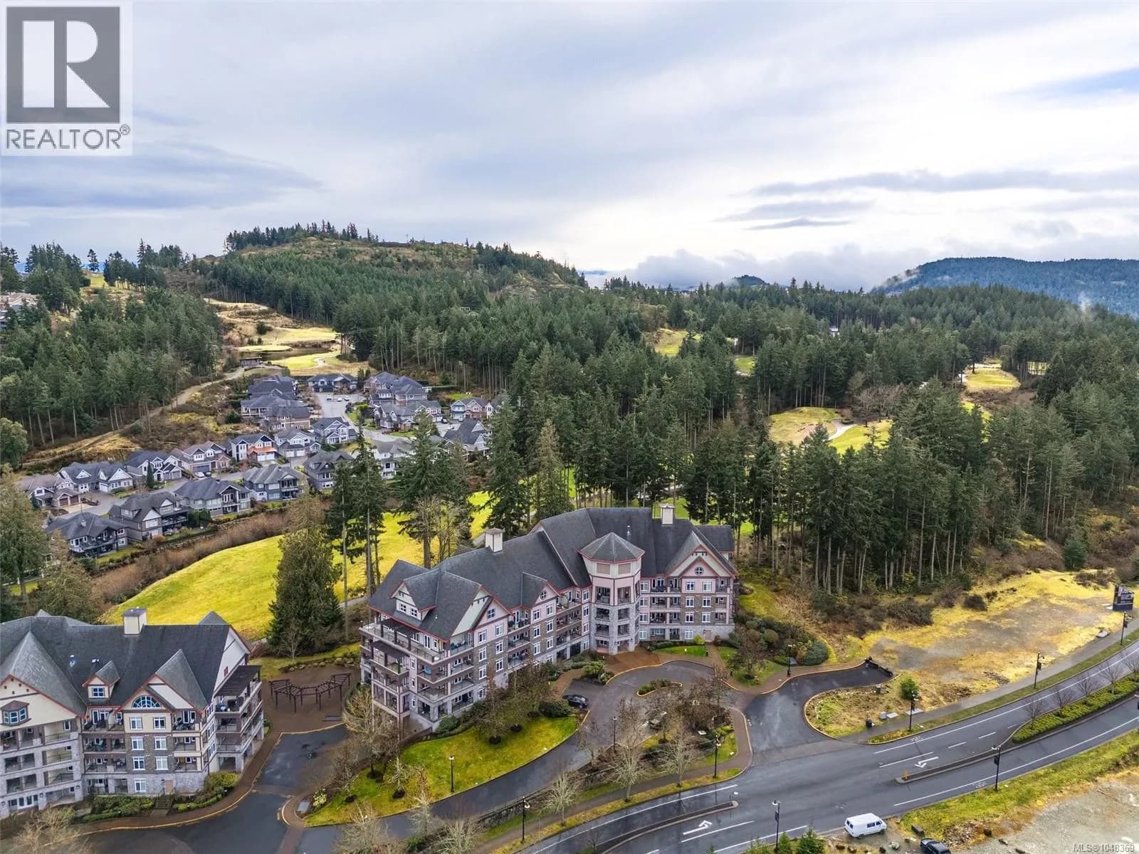 #419 1395 Bear Mountain Pkwy, Langford, BC photo 2