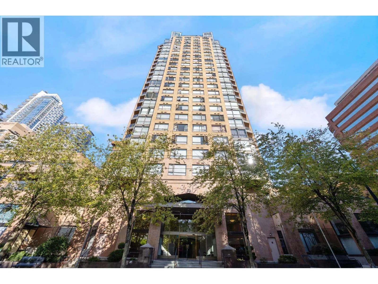#907 1189 HOWE STREET, Vancouver, BC photo 2
