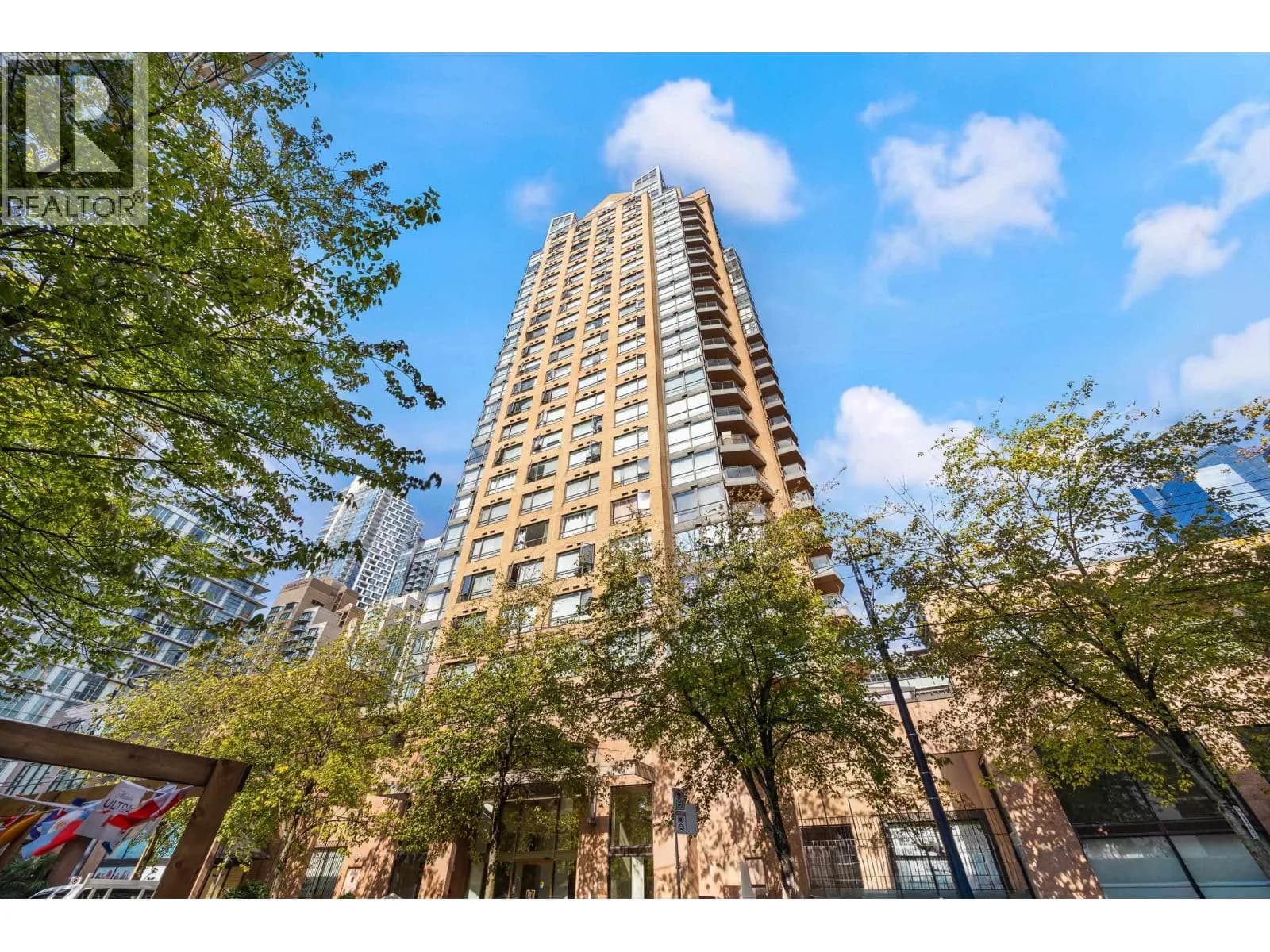 #907 1189 HOWE STREET, Vancouver, BC photo 3
