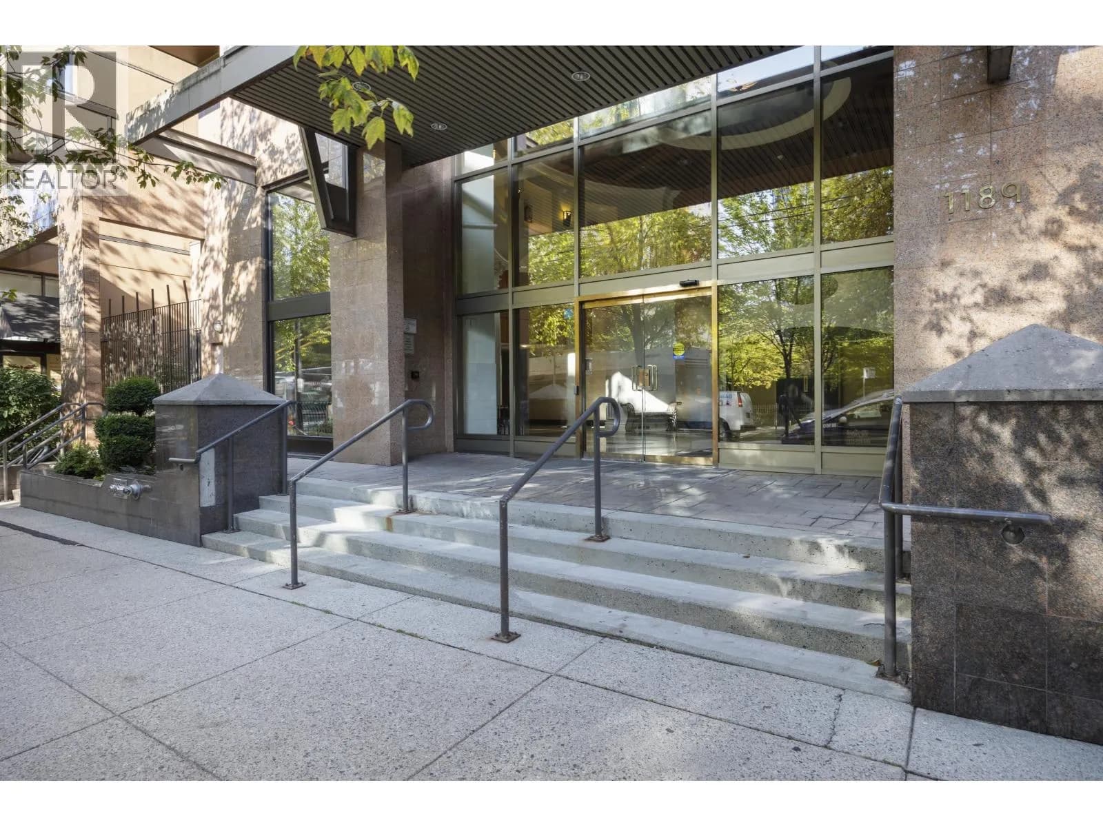#907 1189 HOWE STREET, Vancouver, BC photo 5