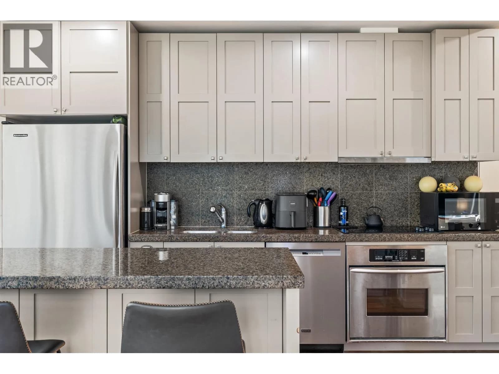 #609 1333 WEST GEORGIA STREET, Vancouver, BC photo 2