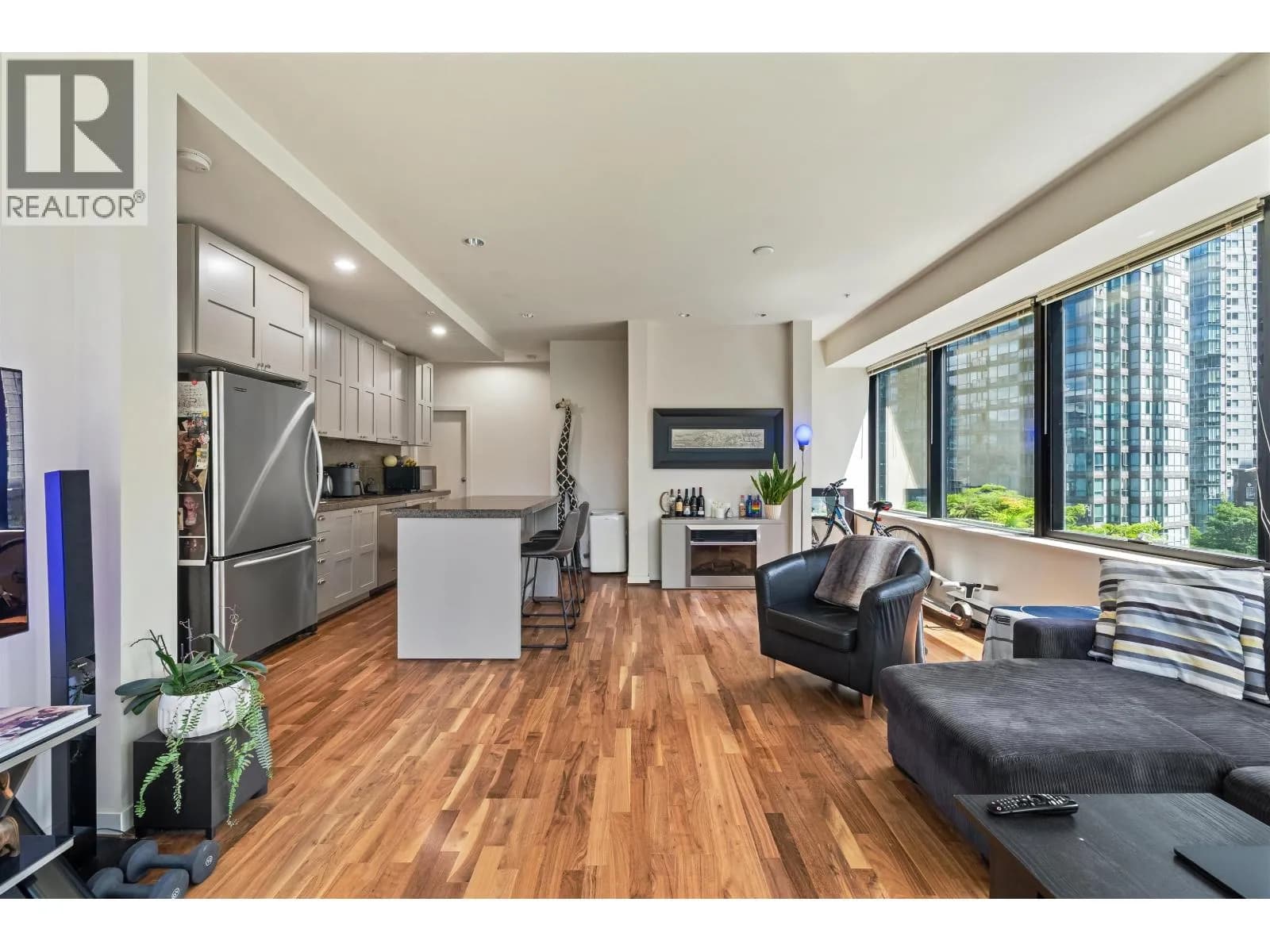 #609 1333 WEST GEORGIA STREET, Vancouver, BC photo 5
