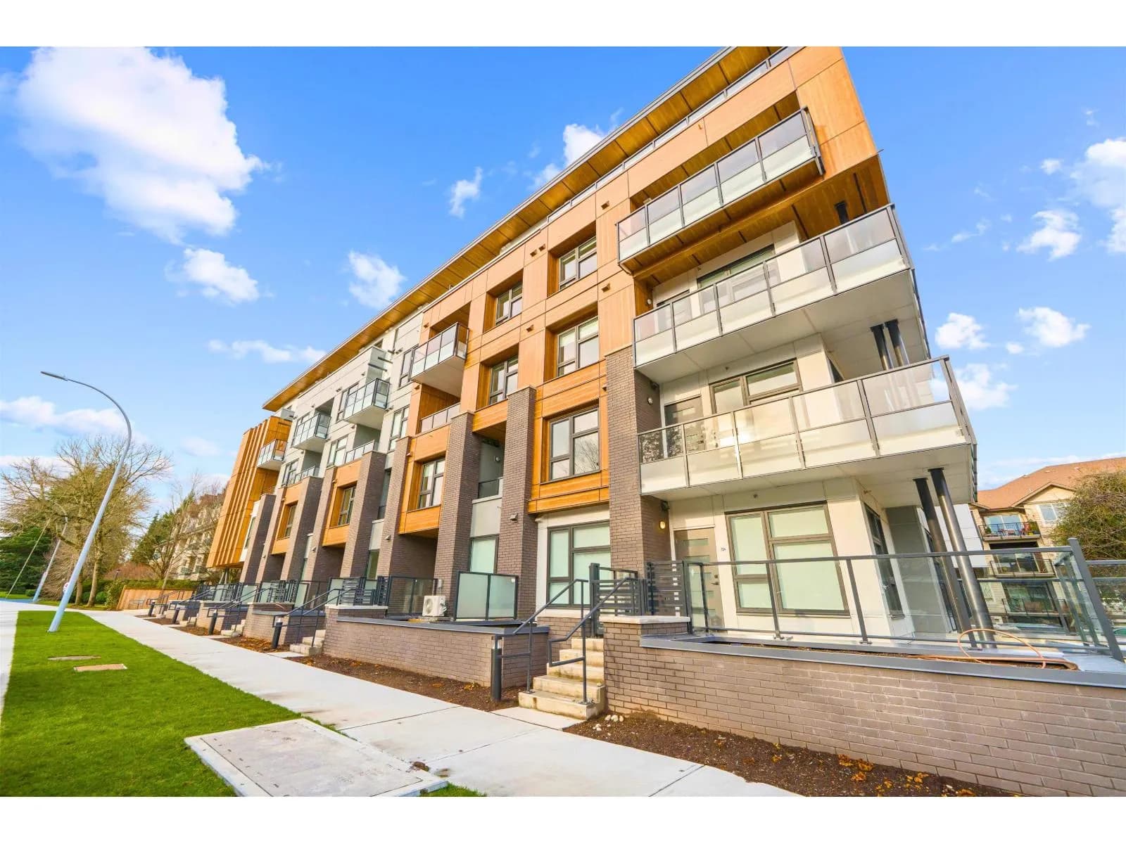 15353 17 AVENUE, Surrey