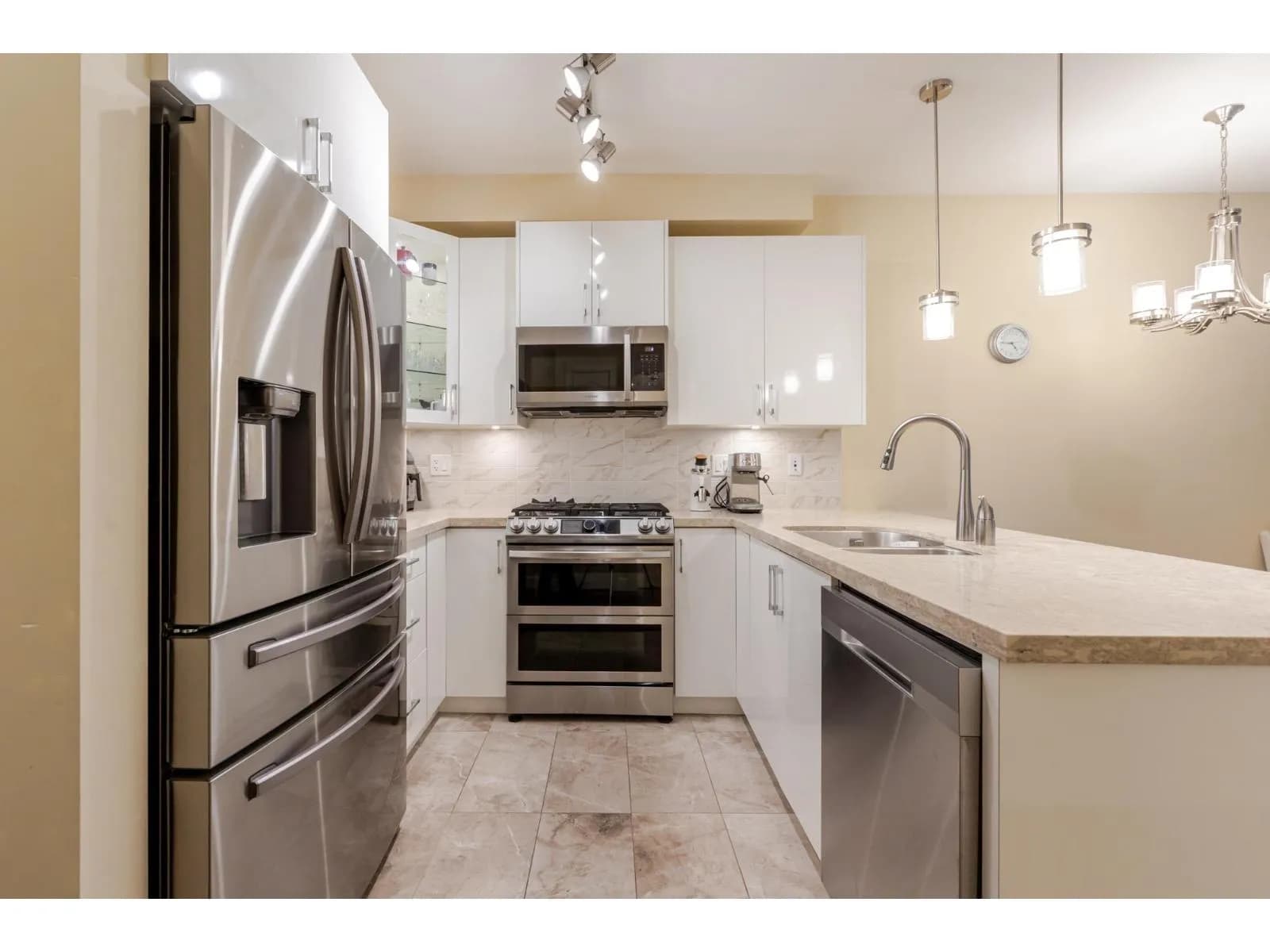 #201 8538 203A STREET, Langley, BC photo 4