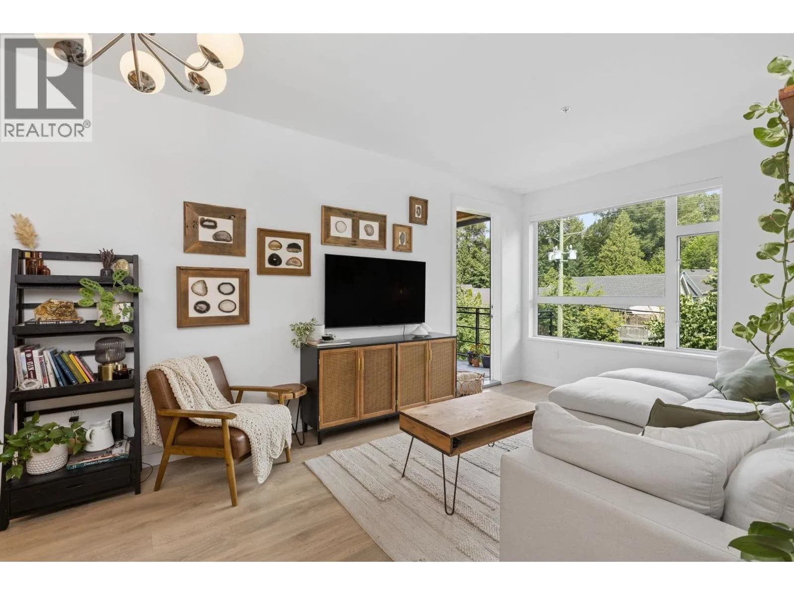 #209 715 W 15TH STREET, North Vancouver, BC photo 5