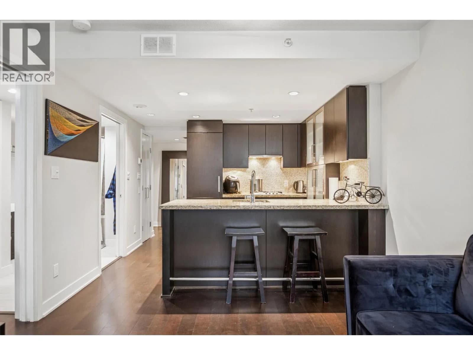 1055 RICHARDS STREET, Vancouver