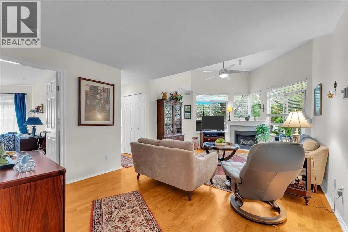 #314 128 W 8TH STREET, North Vancouver, BC photo 3