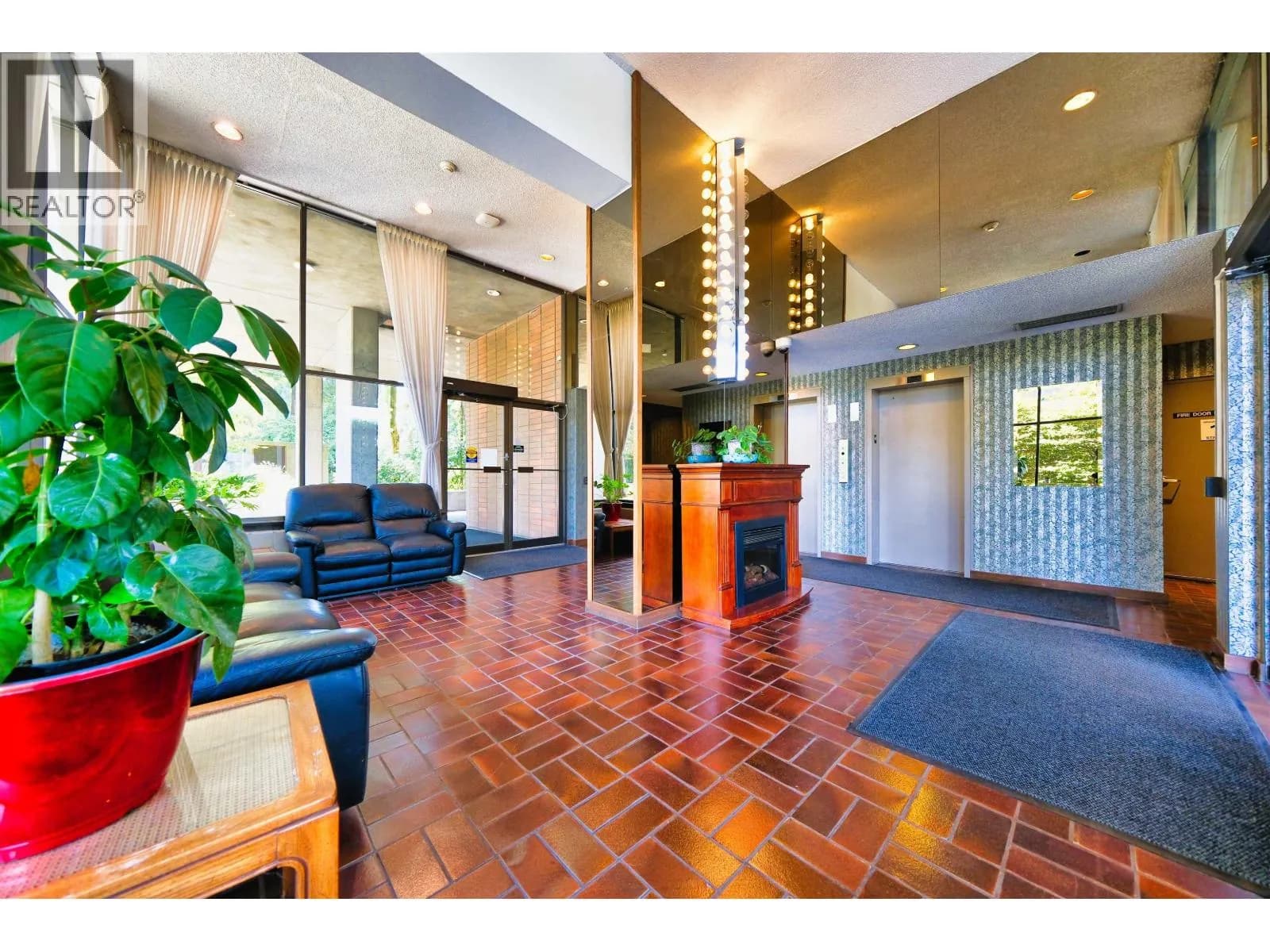 #504 3737 BARTLETT COURT, Burnaby, BC photo 2
