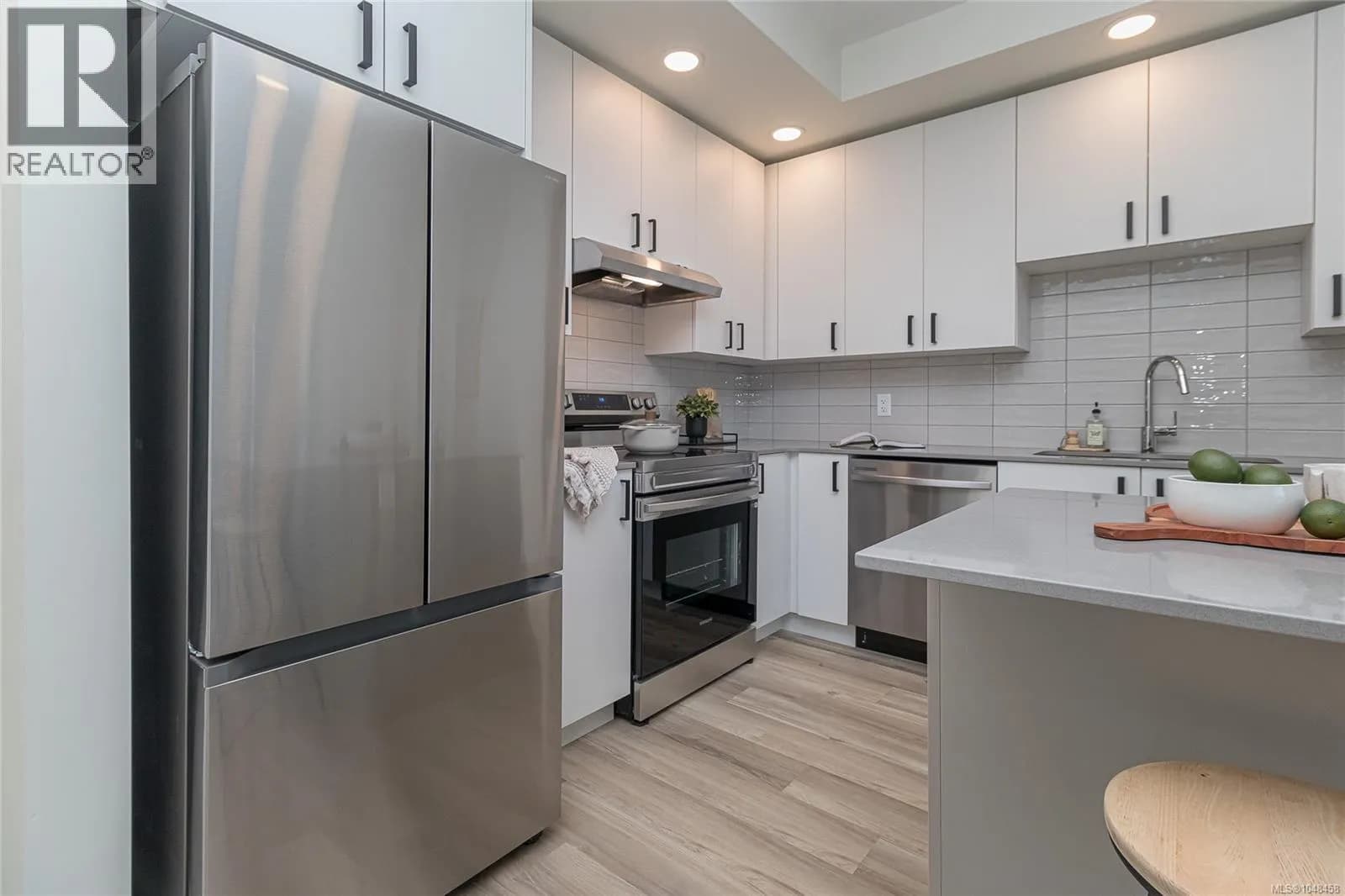 #609 2390 City Gate Blvd, Langford, BC photo 3