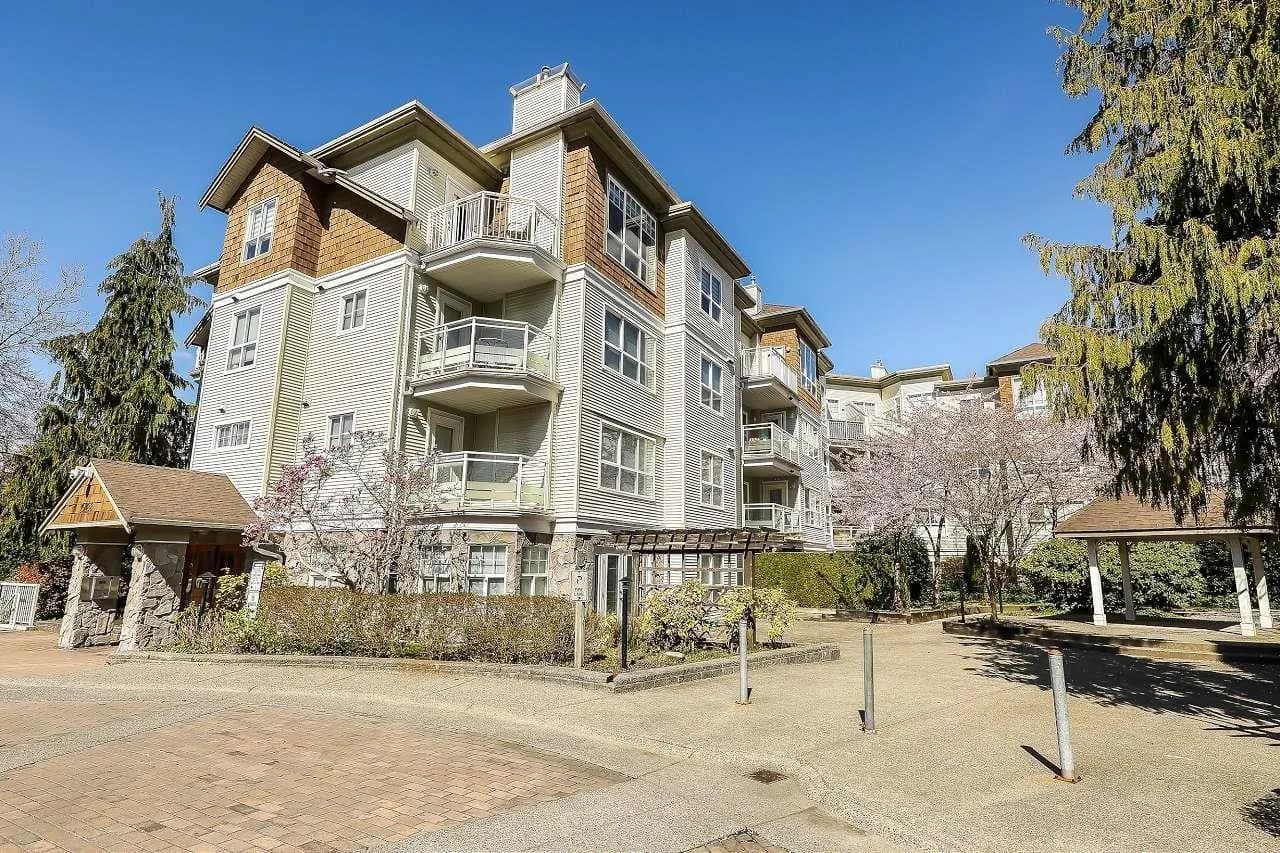 #204 10188 155 STREET, Surrey, BC photo 2