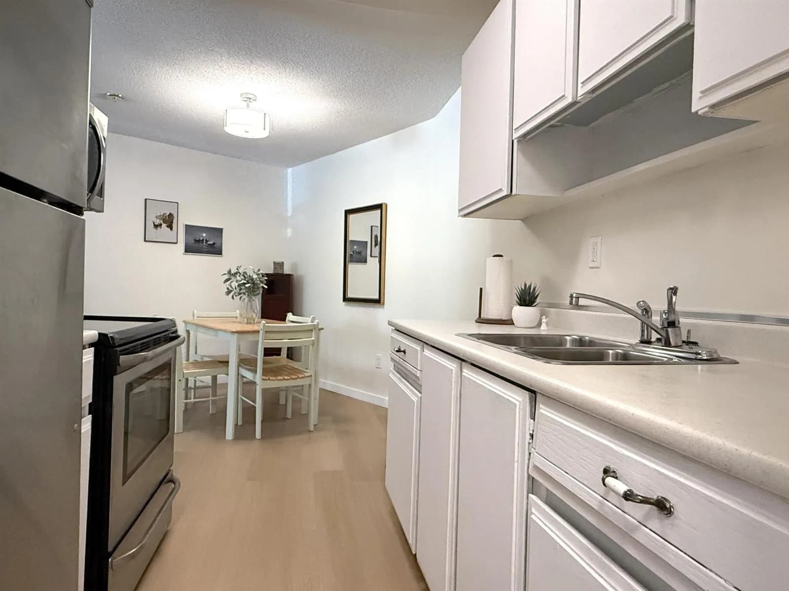#218 15020 NORTH BLUFF ROAD, White Rock, BC photo 2