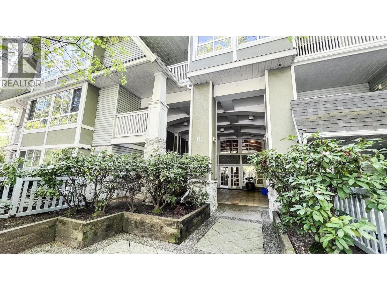 #306 1111 LYNN VALLEY ROAD, North Vancouver, BC photo 3