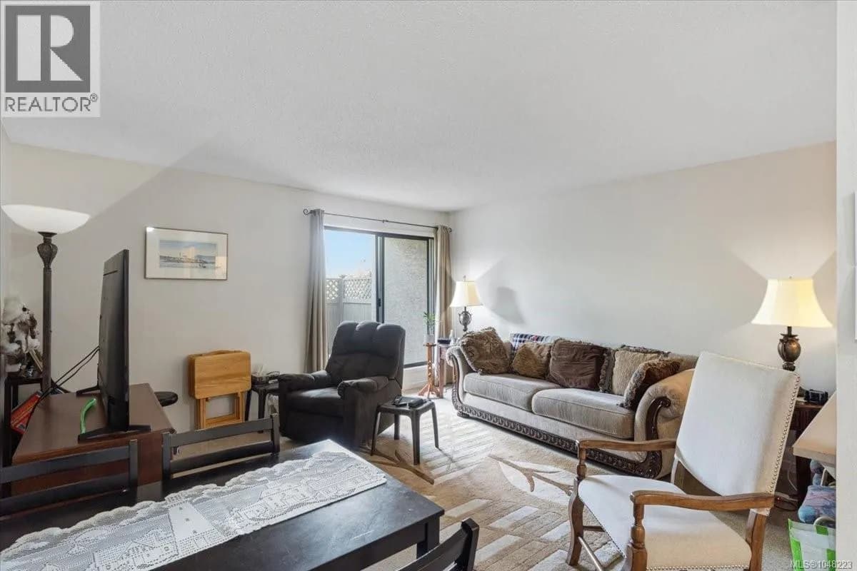 #101 345 Morison Ave, Parksville, BC photo 2