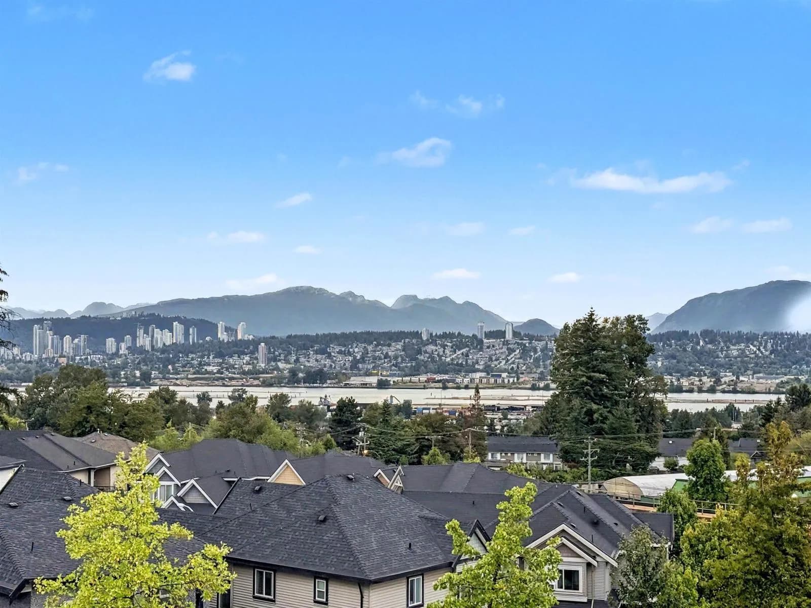 11077 RAVINE ROAD, Surrey