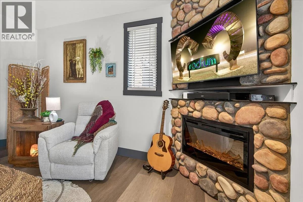 #601 7291 Prospector Avenue, Radium Hot Springs, BC photo 5