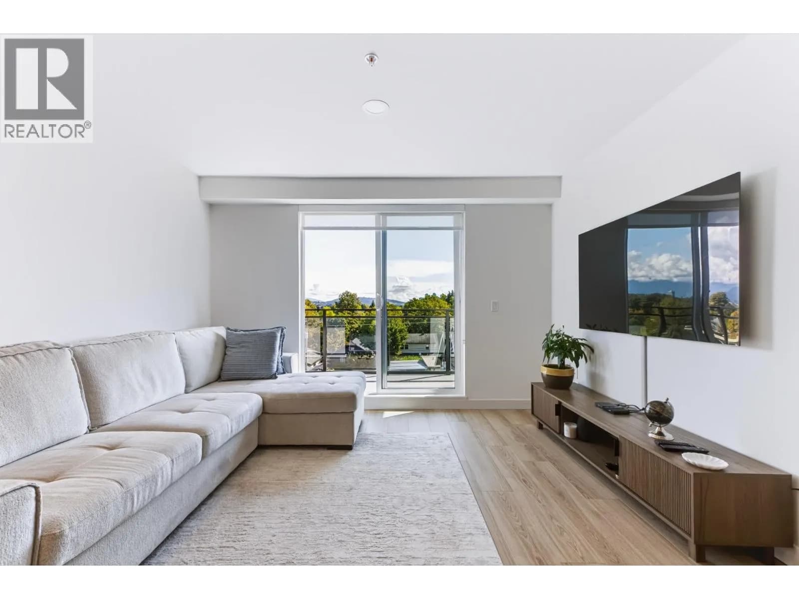 #406 2419 GRANT STREET, Vancouver, BC photo 5