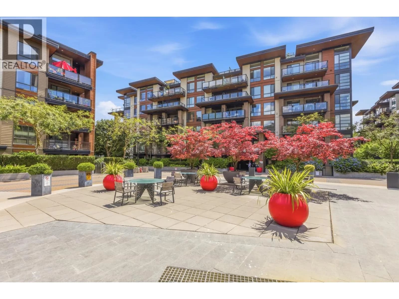 733 W 3RD STREET, North Vancouver