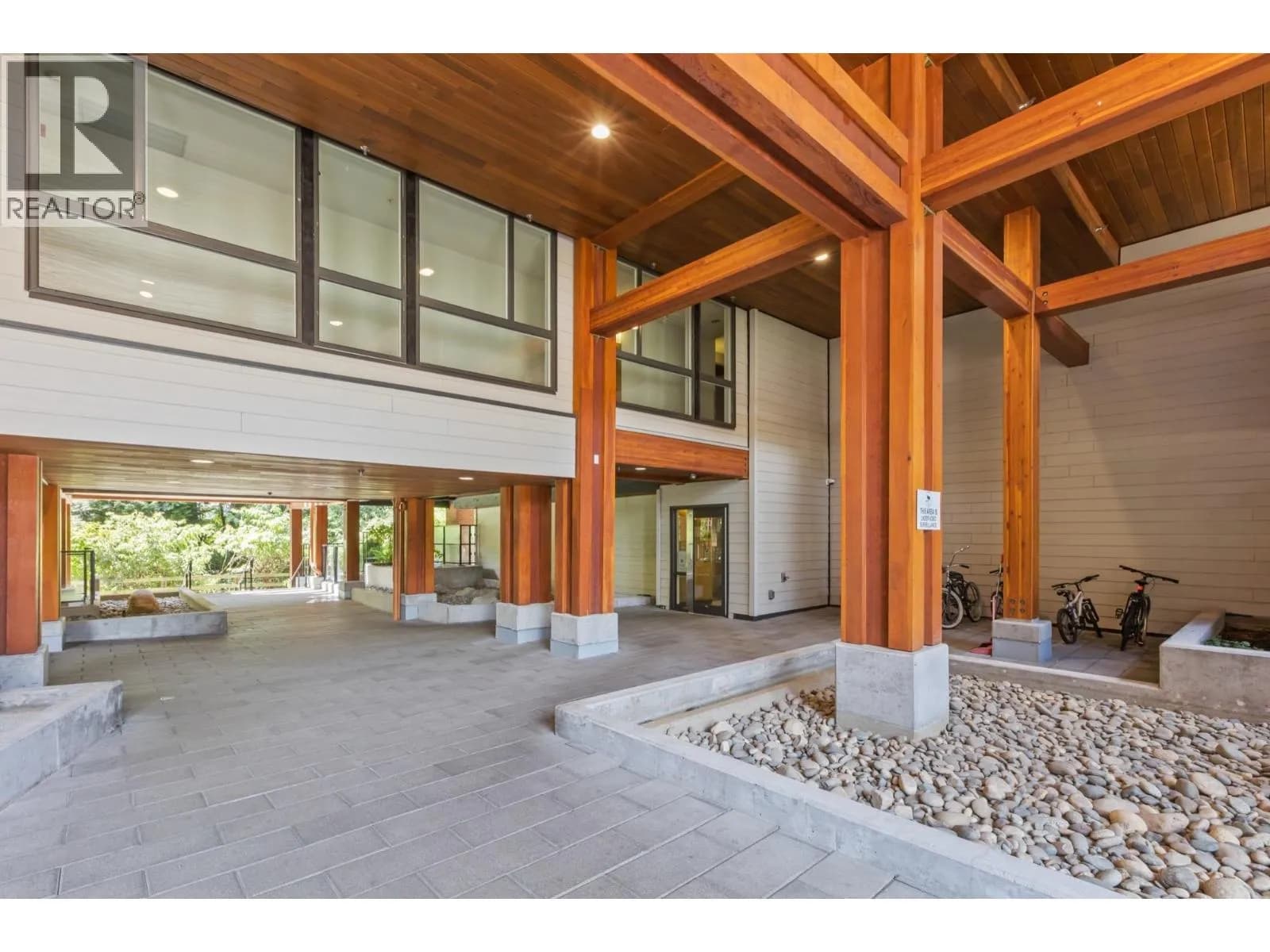 #511 733 W 3RD STREET, North Vancouver, BC photo 3