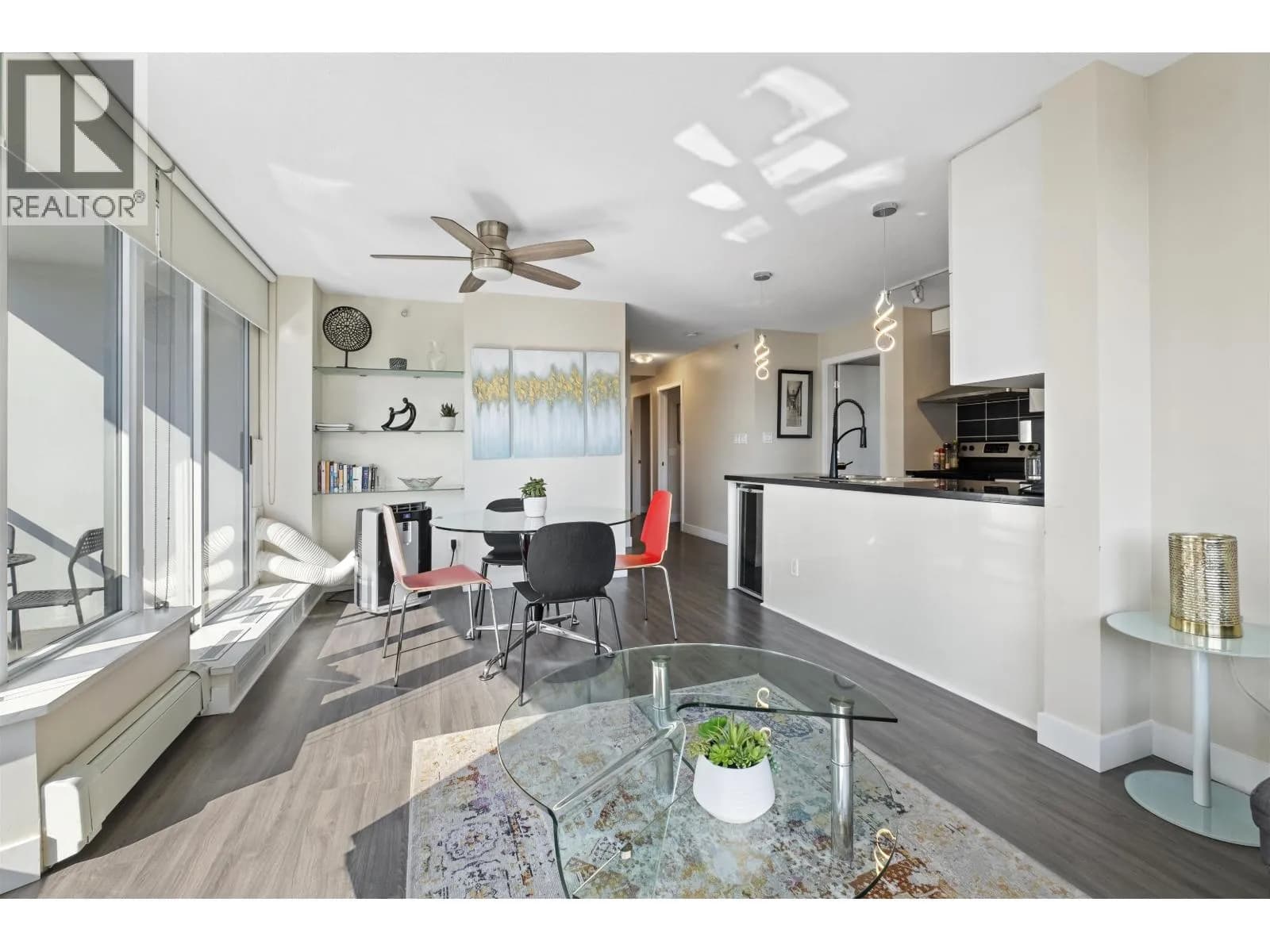 #305 689 ABBOTT STREET, Vancouver, BC photo 3