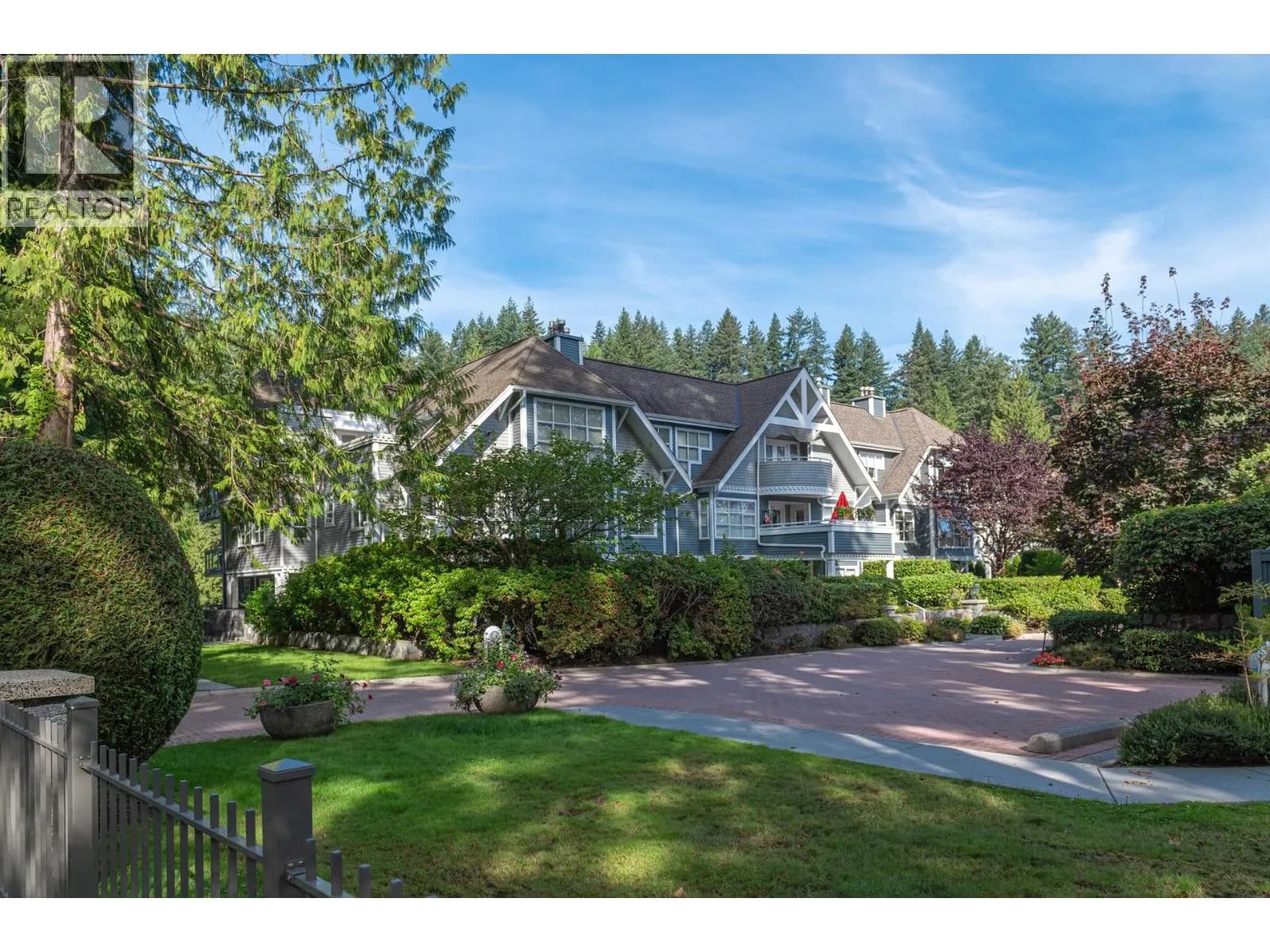 #303 3373 CAPILANO CRESCENT, North Vancouver, BC photo 3