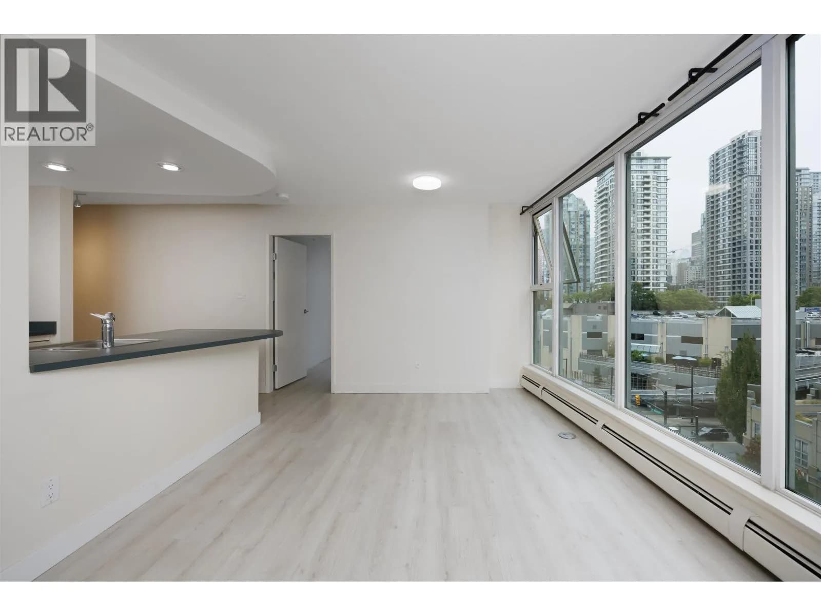 #902 1008 CAMBIE STREET, Vancouver, BC photo 5