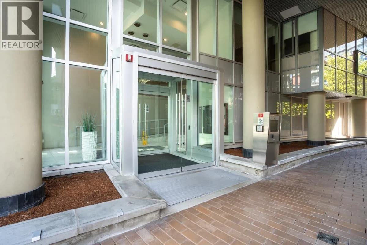 #906 38 W 1ST AVENUE, Vancouver, BC photo 3