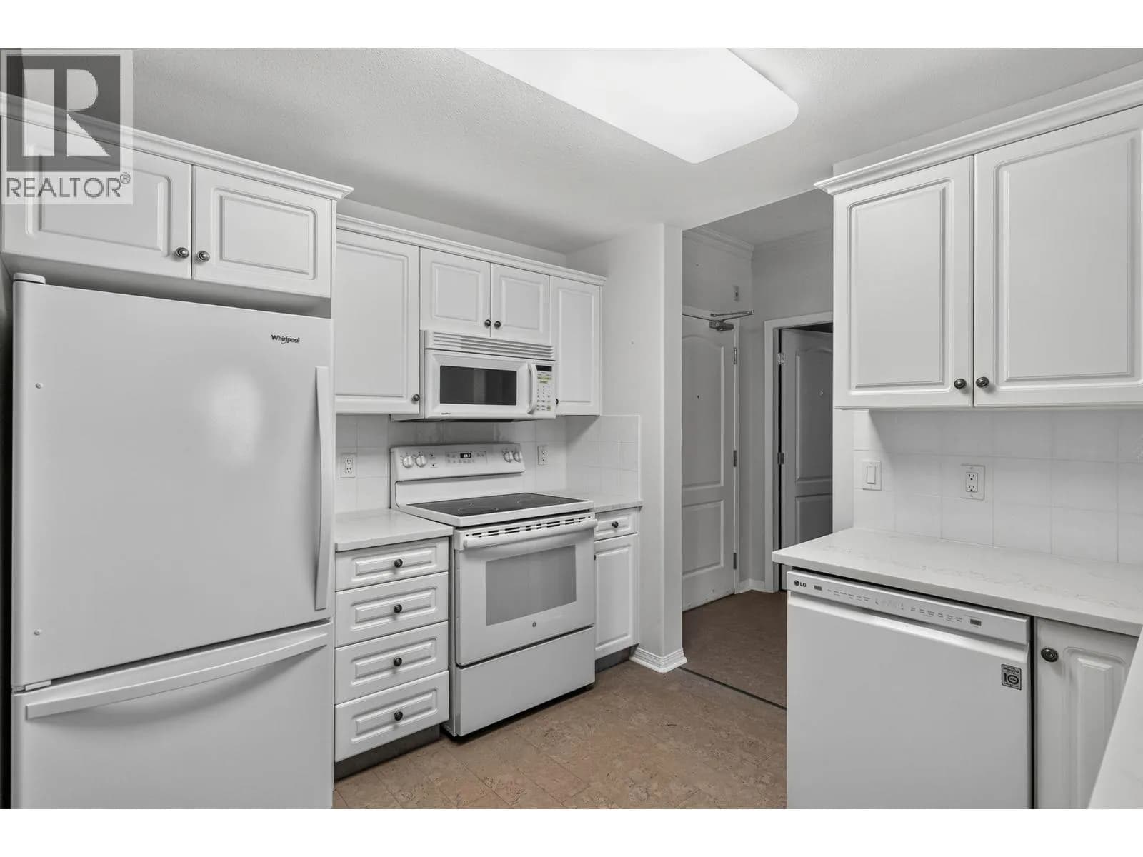 #214 1962 Enterprise Way, Kelowna, BC photo 4